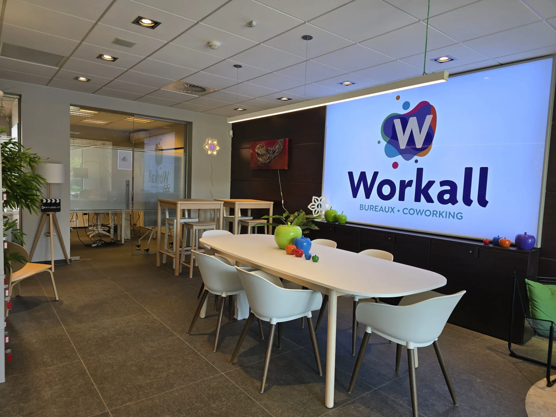 Espace d'accueil et postes de travail Workall