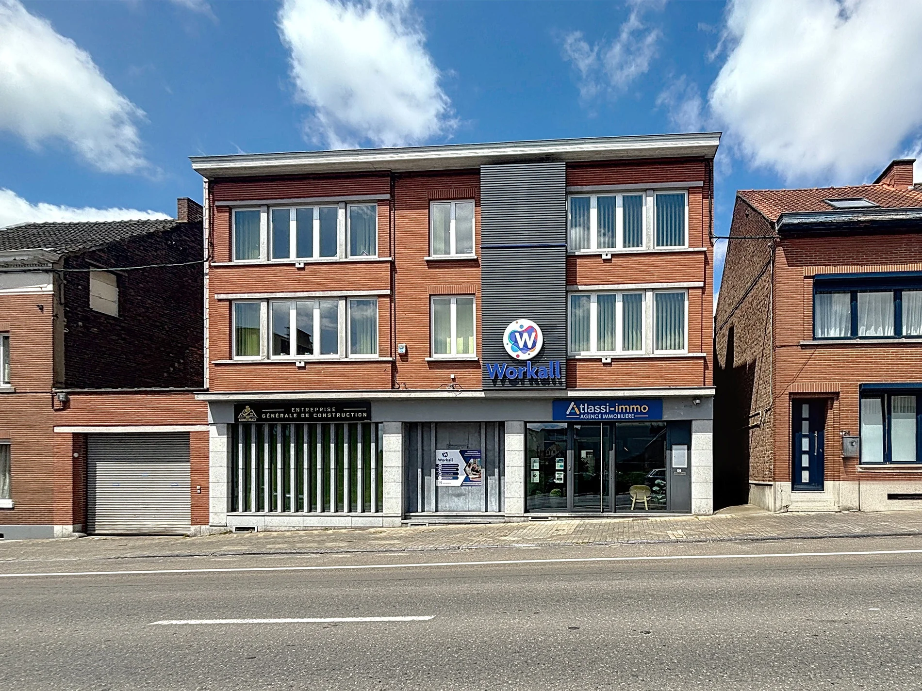 Façade du hub Workall, Chaussée du Redemont 128-130 à La Louvière